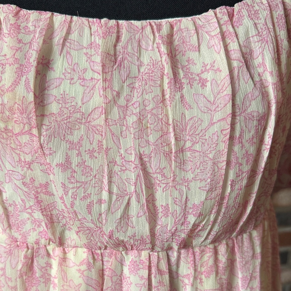 Chic Pink Paisley Midi Dress - Picture 2 of 4